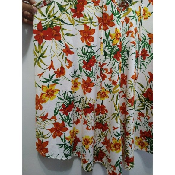 Beautiful Plus Size Long Length Floral Blouse Size 3X with front v neck ties - Picture 7 of 10